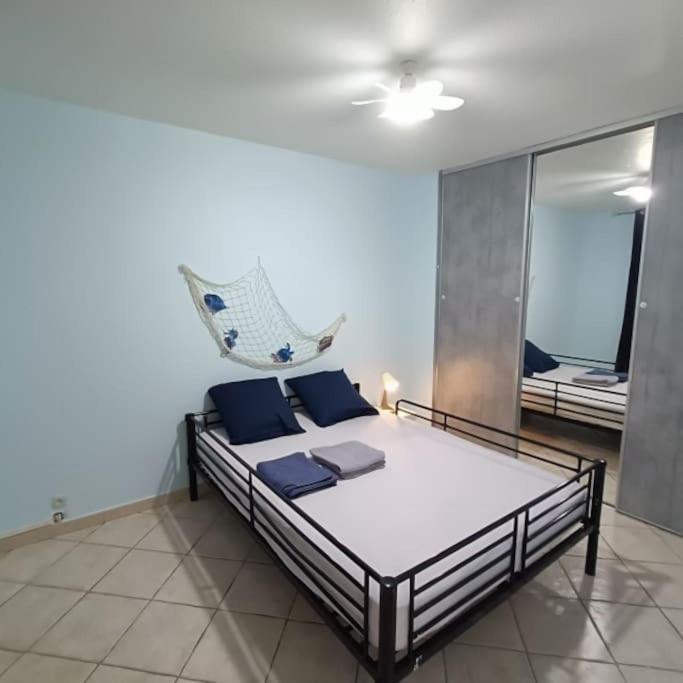 Apartment T3 Equipe Avec Petit Balcon *