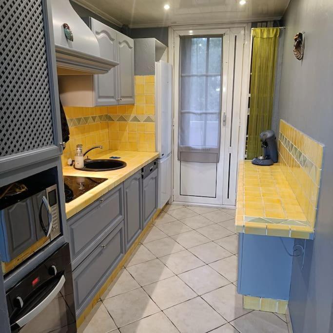 T3 Equipe Avec Petit Balcon Apartment Marseilles